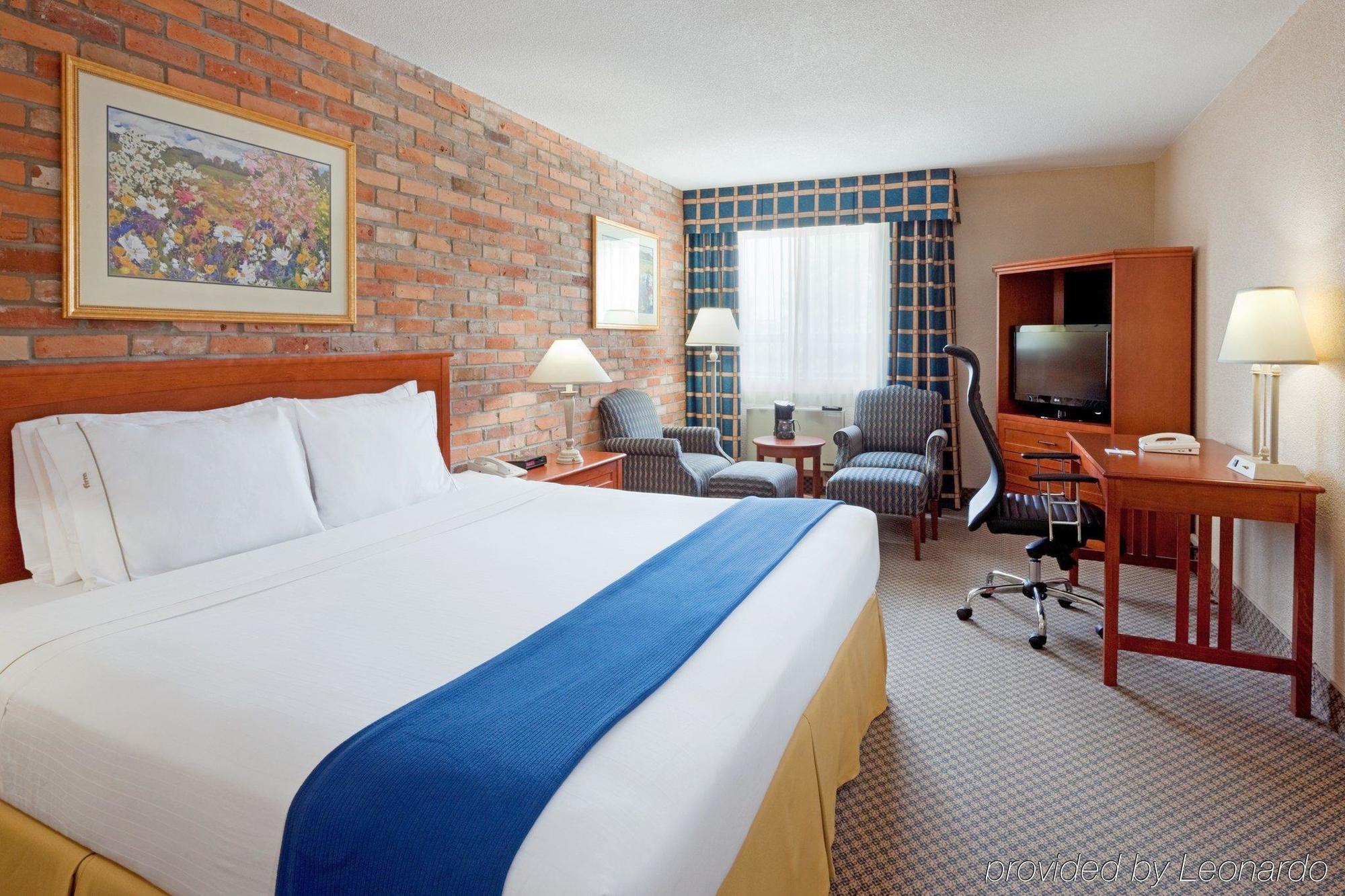 Holiday Inn Express Toronto East, An Ihg Hotel Room photo